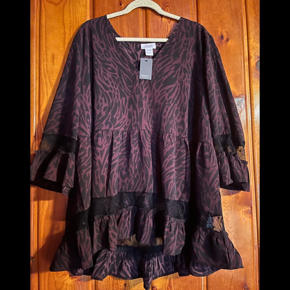 Purple and black lace tunic size 22/24